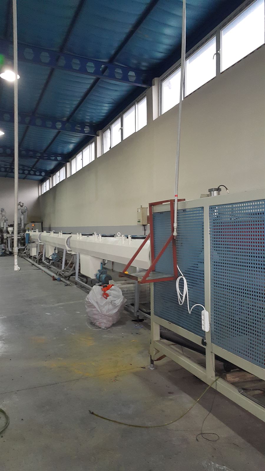 PE pipe production line and cooling unit